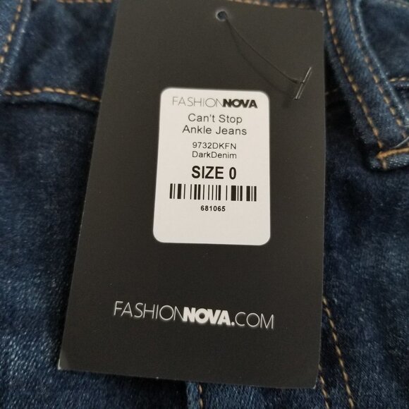 FASHION Nova Can't Stop Ankle Jeans Destructed Size 0 New - Picture 2 of 4